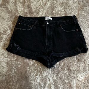 Abercrombie & Fitch - black denim shorts